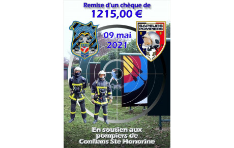 Photo de la remise de chèque aux pompiers